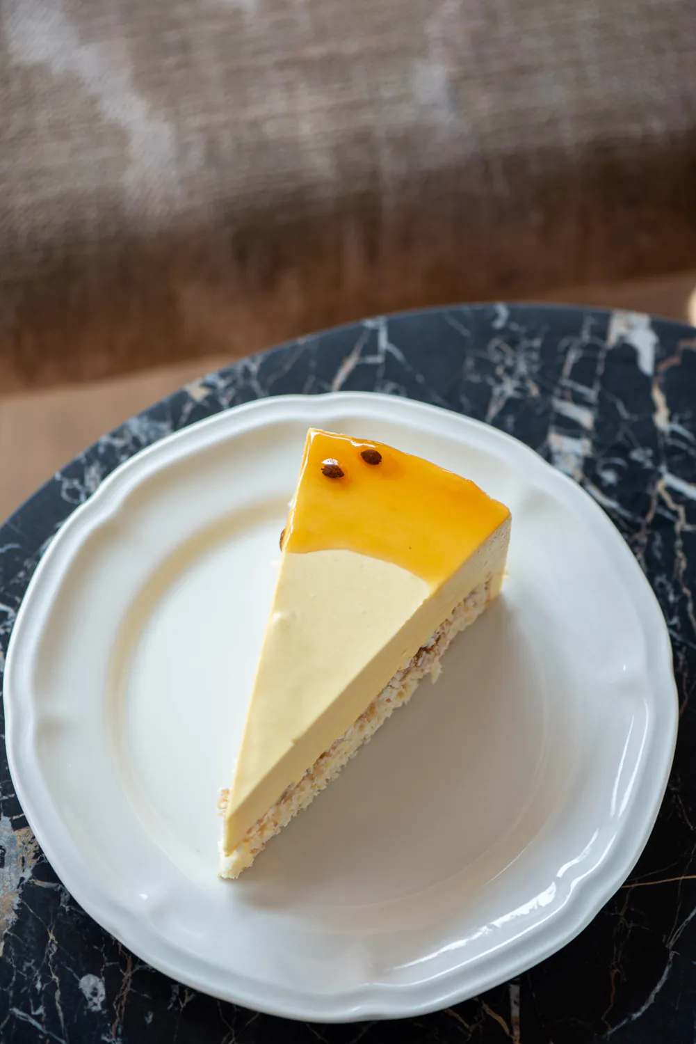 Ciasto Musowe Mango, Kokos i Marakuja 26 cm - obrazek 3