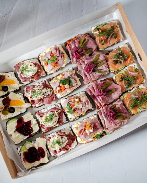 Box Cateringowy Kanapki Bankietowe (20 szt.)