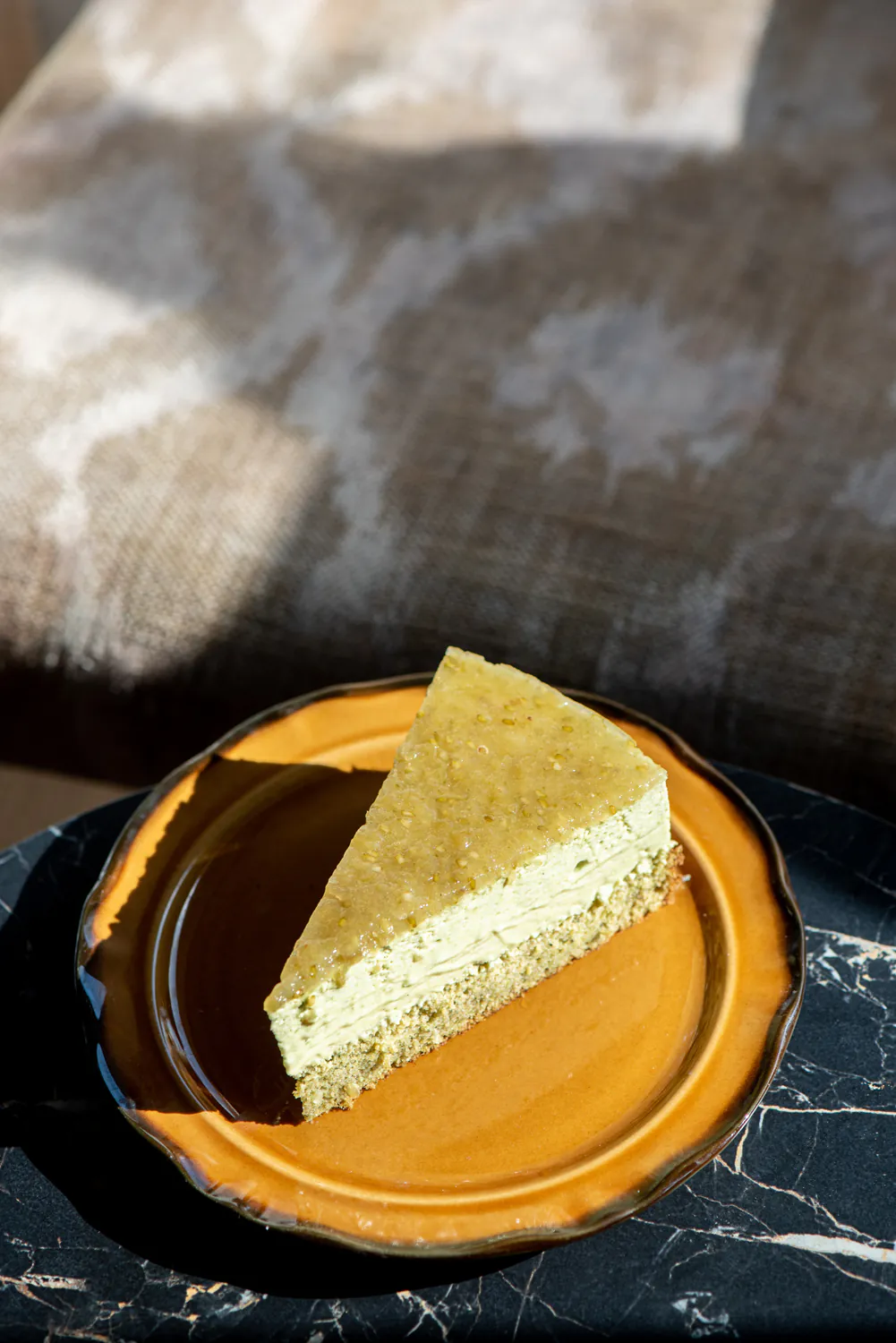 Sernik Matcha i Limonka 26 cm - obrazek 4